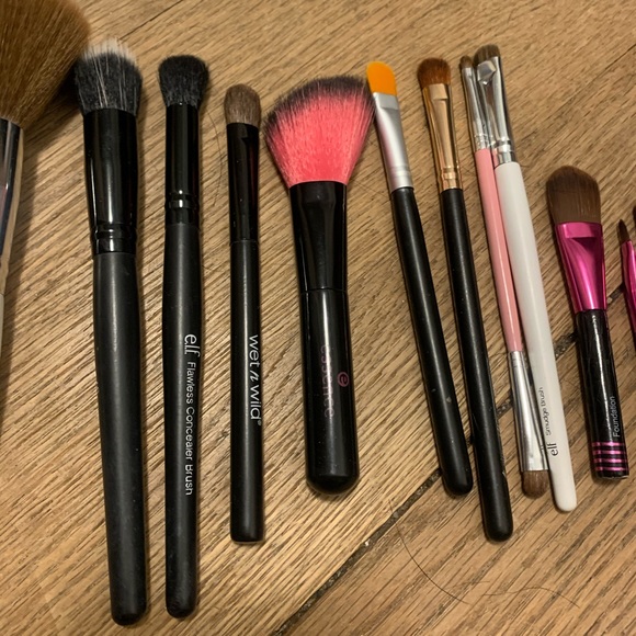 GIANT Brush Bundle w/*BONUS* Face Sponge - Picture 4 of 8